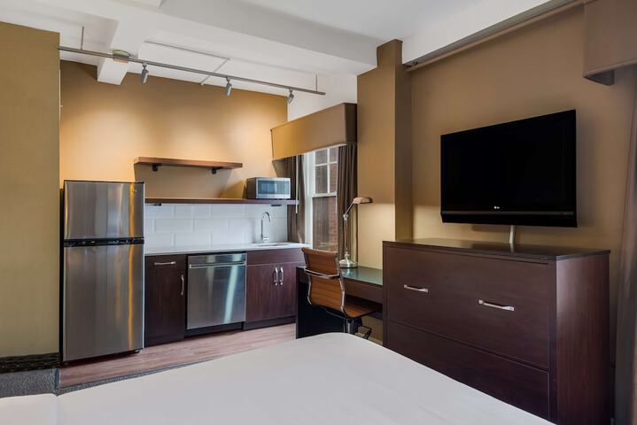 Room 12 of 33