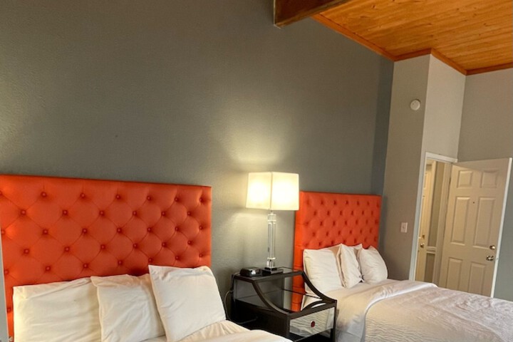Tides Inn & Suites