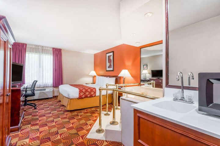 Room 10 of 25