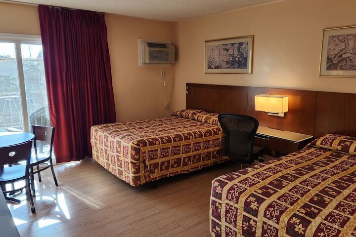 Room 20 of 33