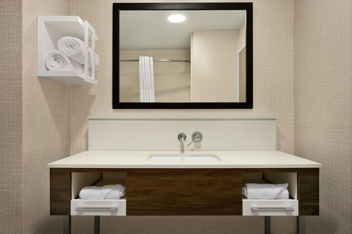 Hampton Inn & Suites Tacoma / Puyallup