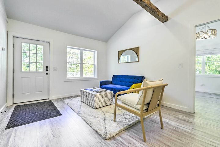 Modern Escape w / Fire Pit Near Lake Waramaug