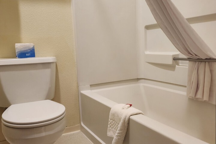 Room 10 of 25