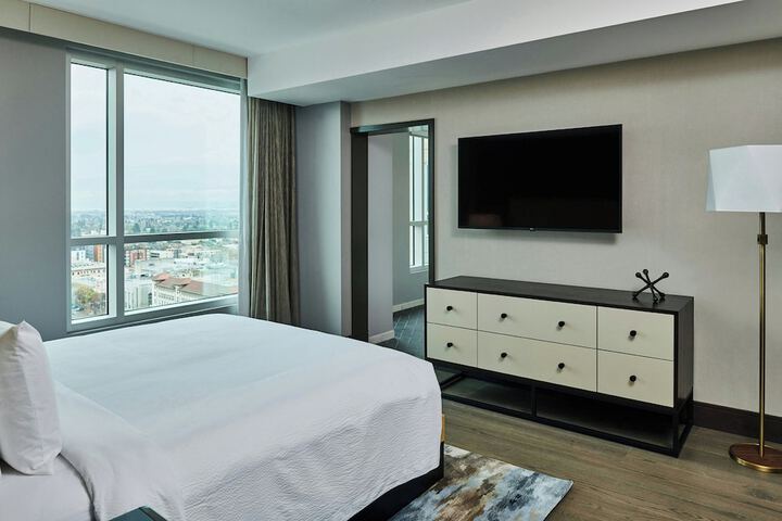 Room 26 of 74
