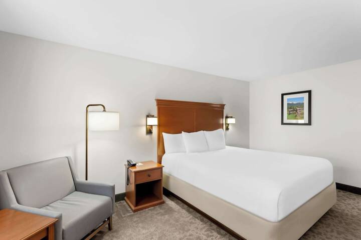 Room 10 of 37