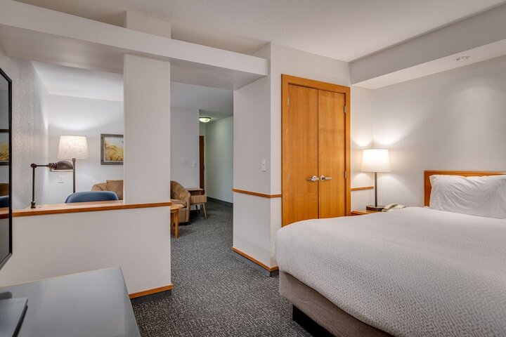 Room 52 of 68