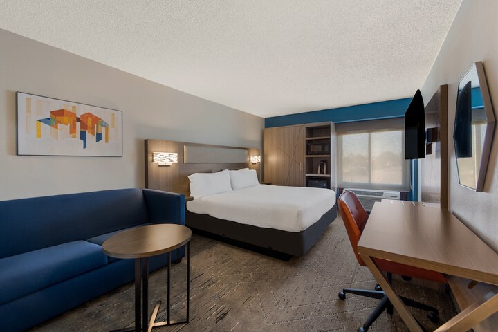 Room 40 of 51