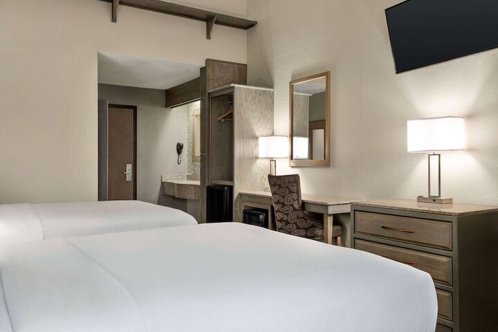 Room 45 of 73
