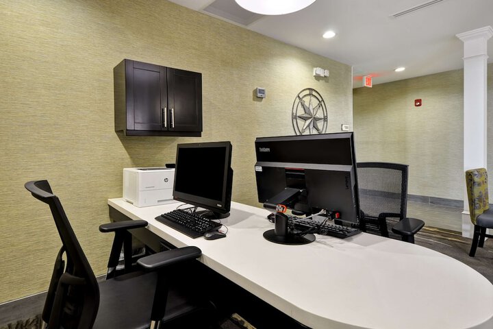 Business Center 34 of 34