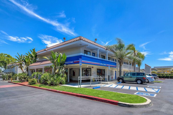 Motel 6 Pomona CA - Los Angeles