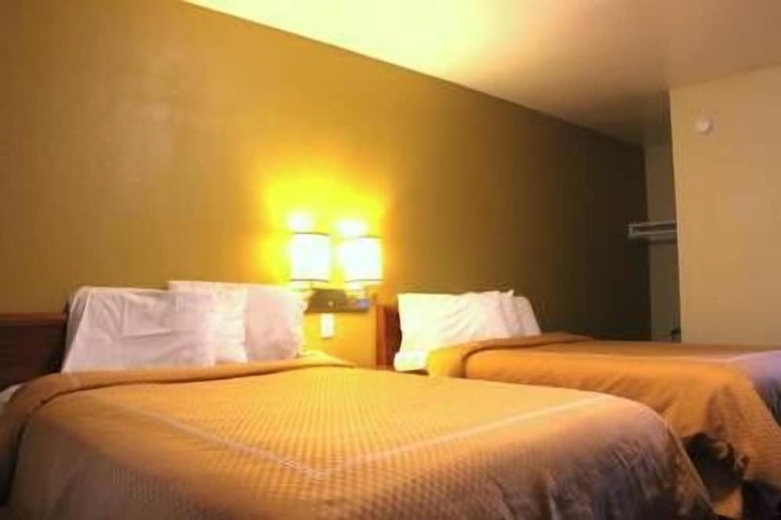 Room 8 of 17