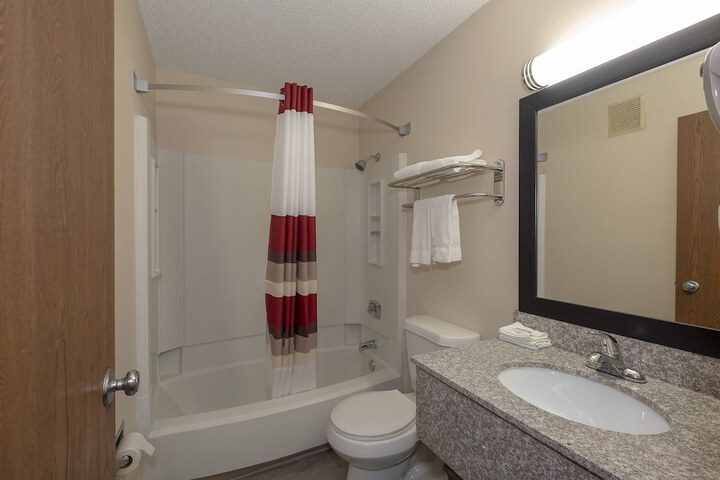 Room 25 of 29