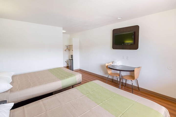 Room 18 of 29