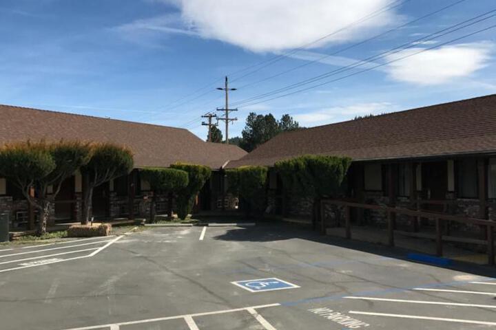 Gold Pan Lodge