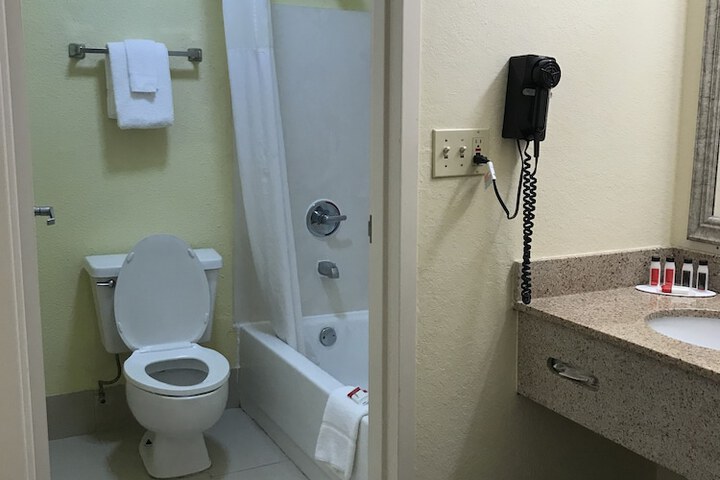 Room 35 of 51