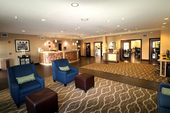 Comfort Suites Bloomington I-55 and I-74