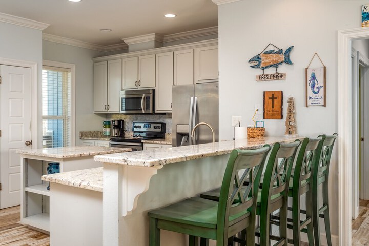 Awake on the Gulf - Gulf Front! Gaze Up at the Stars From Your Large Deck While Listening To The Waves Crash. 4 Bedroom Home by RedAwning