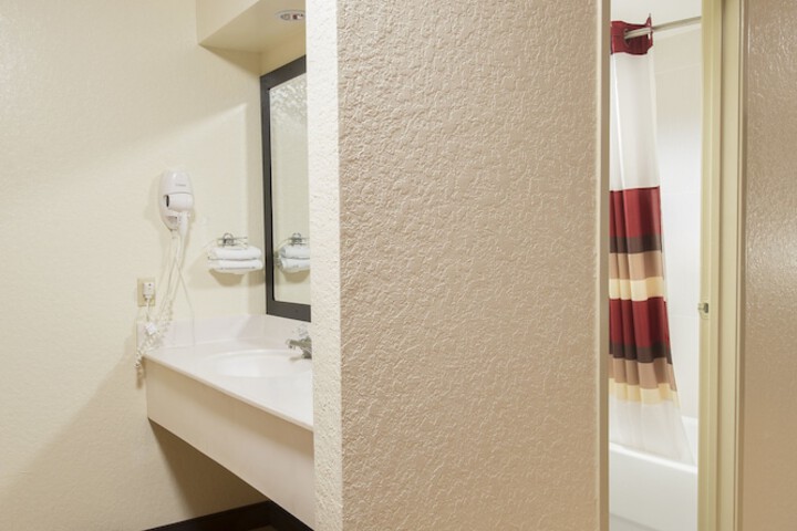 Room 15 of 16