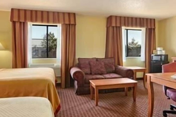 Room 15 of 32