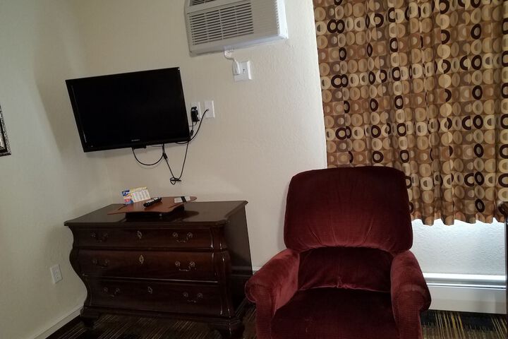 Room 12 of 30