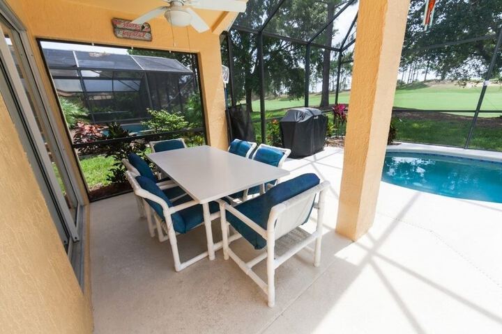 Gated Country Club Private Pool ! 4 Bedroom Home by RedAwning