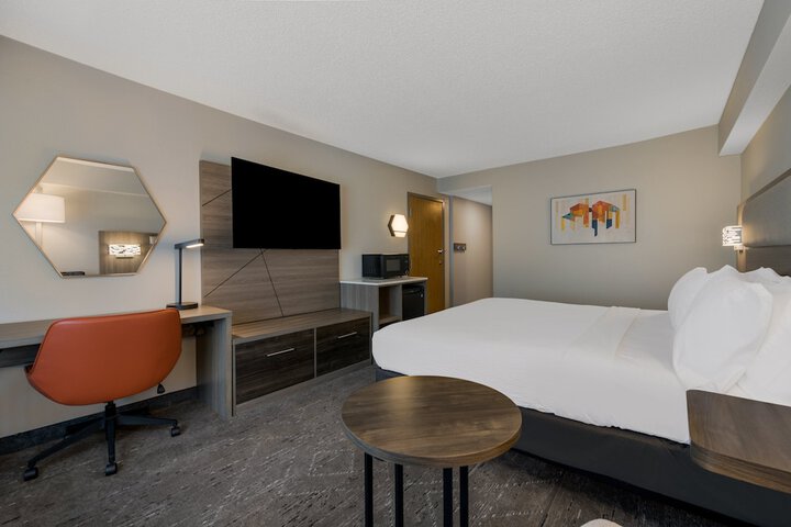 Holiday Inn Express Hampton - Coliseum Central by IHG