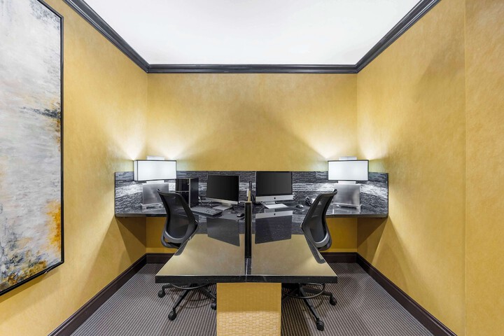Business Center 36 of 36