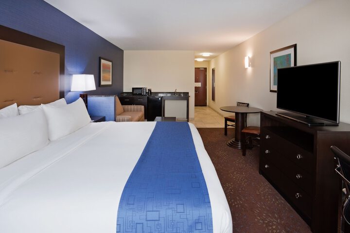 Room 17 of 46