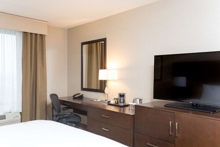 Room 8 of 34