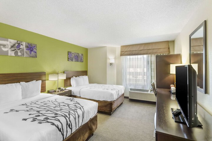 Room 9 of 30