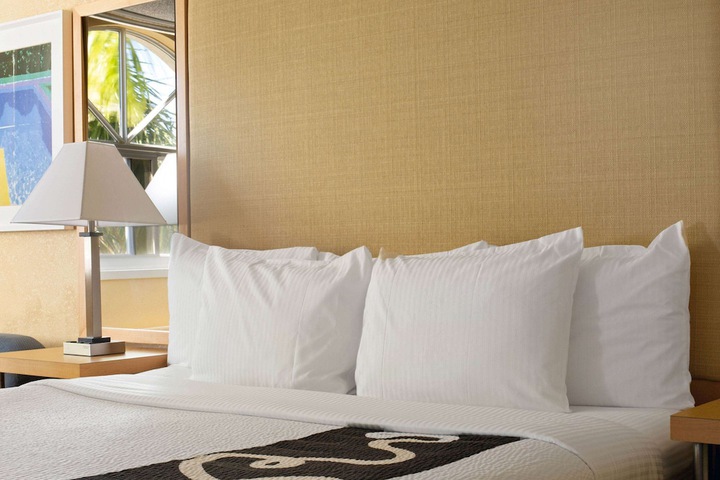 La Quinta Inn & Suites by Wyndham Sunrise