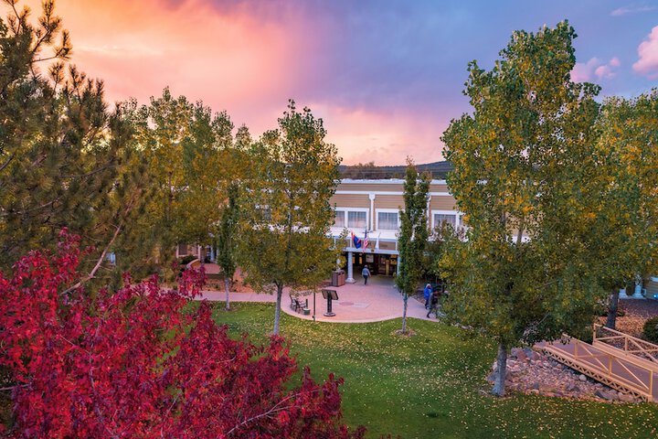 Grand Canyon Railway Hotel