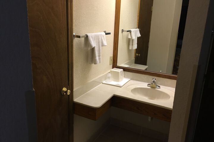 Room 30 of 35