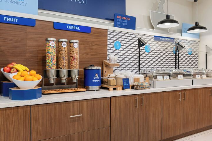 Holiday Inn Express Calhoun South by IHG