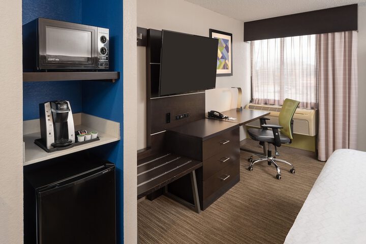 Room 10 of 48