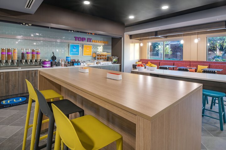 Breakfast/Coffee Service 23 of 25