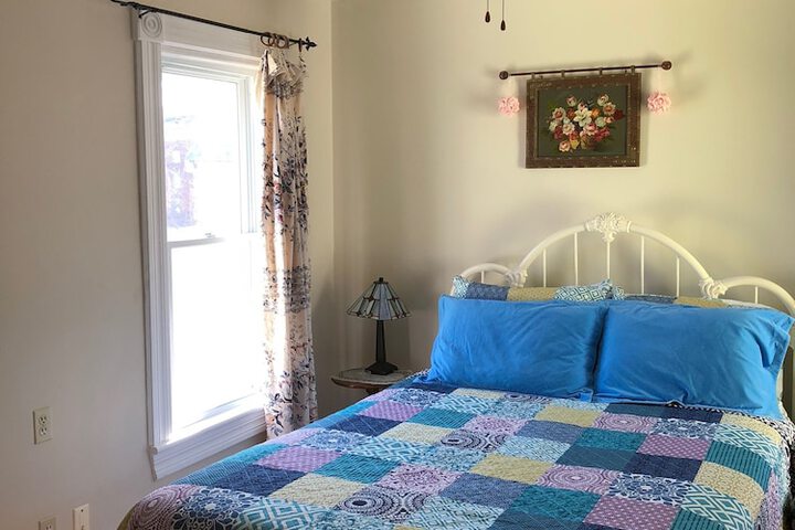 Room 33 of 74