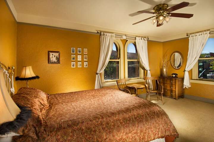 Room 15 of 44