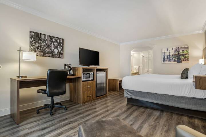 Room 34 of 61