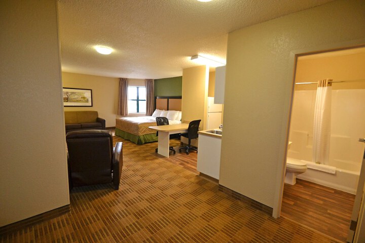Room 13 of 24