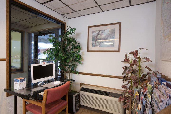 Business Center 38 of 40