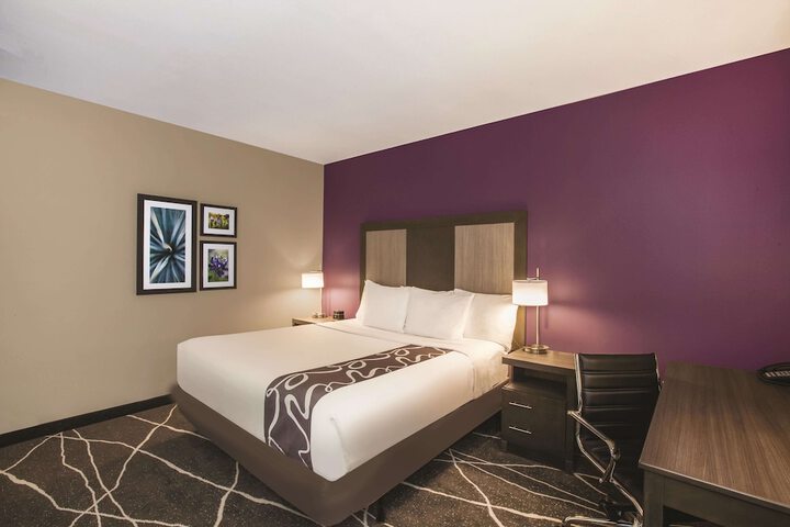 Room 14 of 33