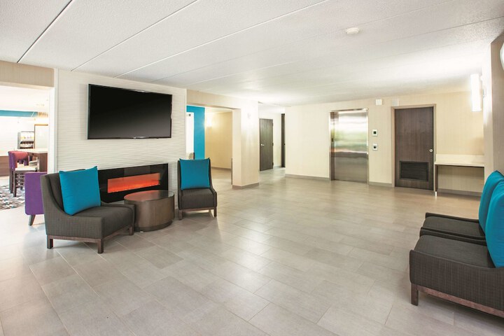 Hotel Interior 10 of 28