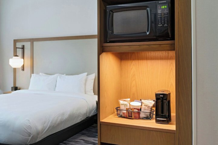 Room 9 of 26
