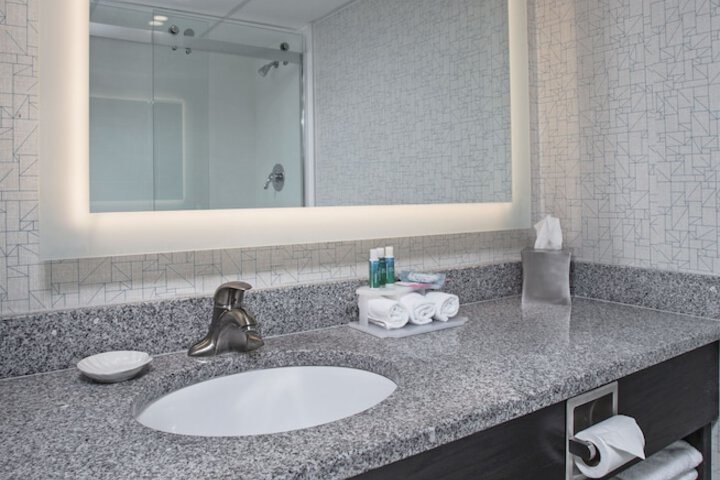 Holiday Inn Express Nags Head Oceanfront by IHG