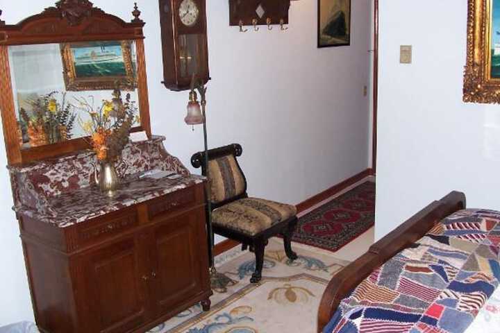 Room 11 of 27