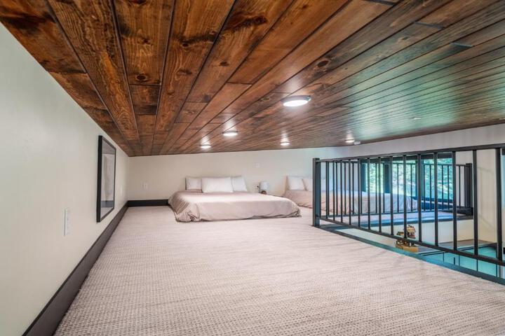 Granite Moose Hideaway Cabin