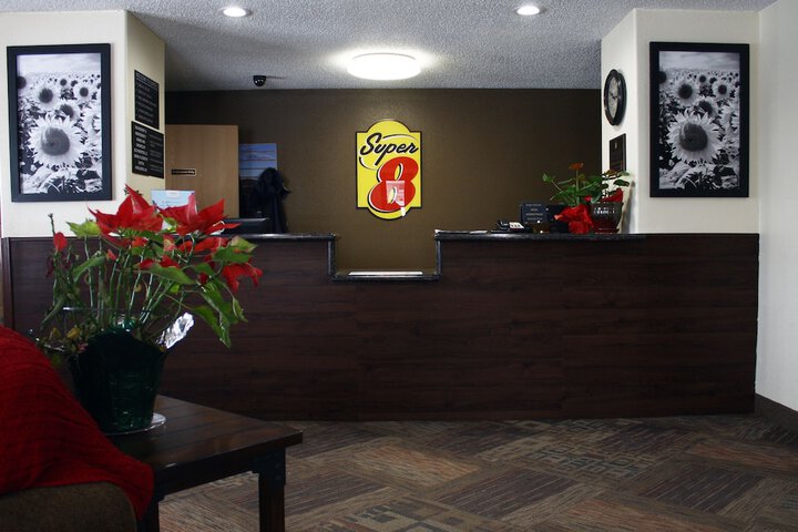 Super 8 by Wyndham Jamestown