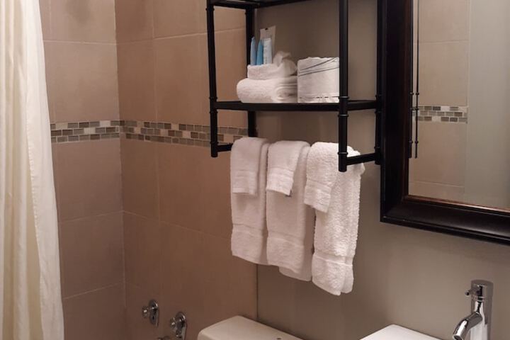 Room 52 of 71