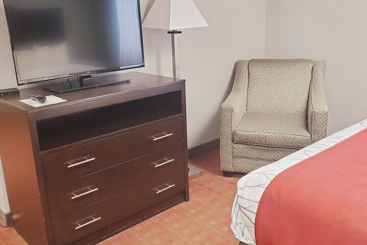 Blackstone Lodge & Suites